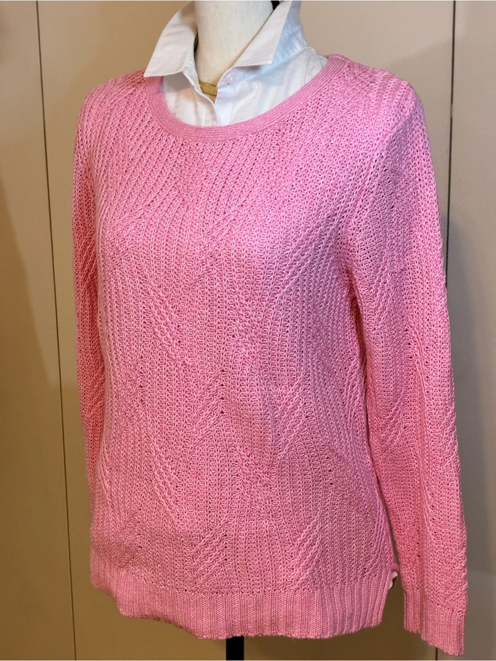 Classic Scoop Neck Cotton and Linen Knit Sweater in Bright Pink